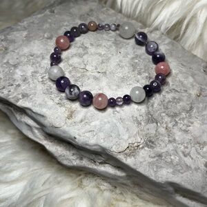 Elegant Purple and Pink Beaded stretch Bracelet